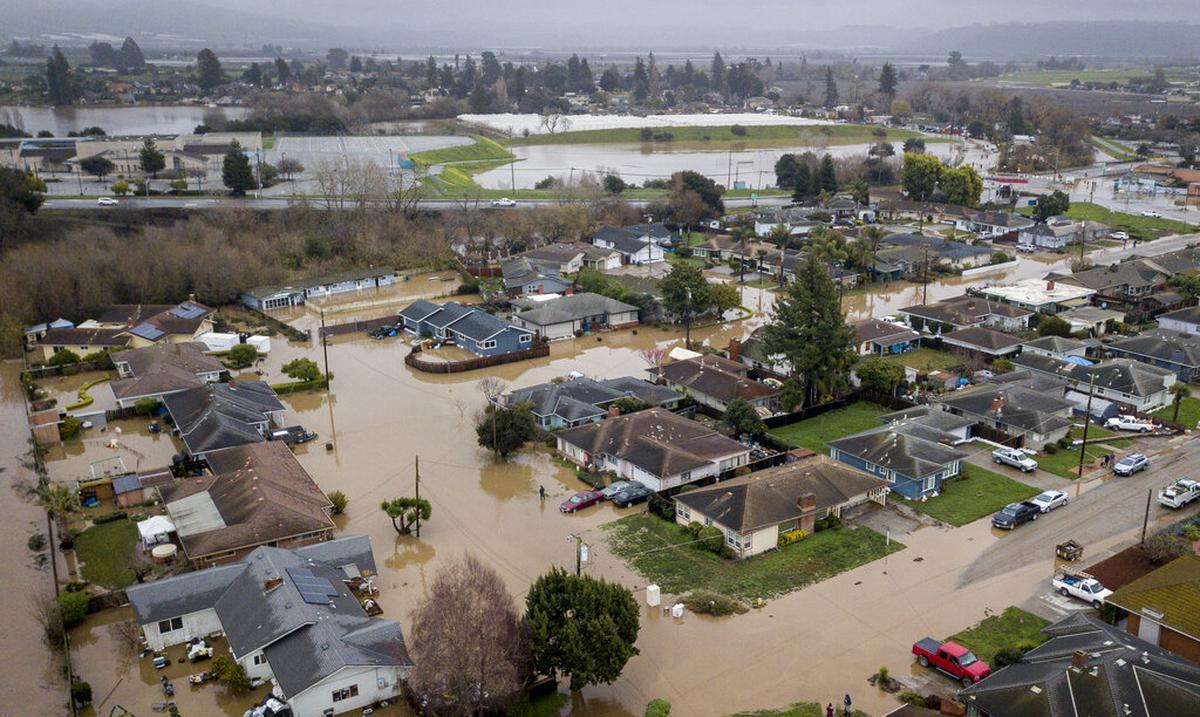 Un ciclón amenaza con causar más inundaciones en California tras