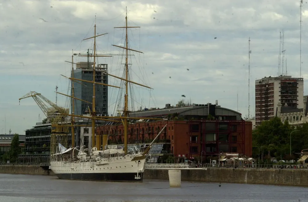 fragata sarmiento