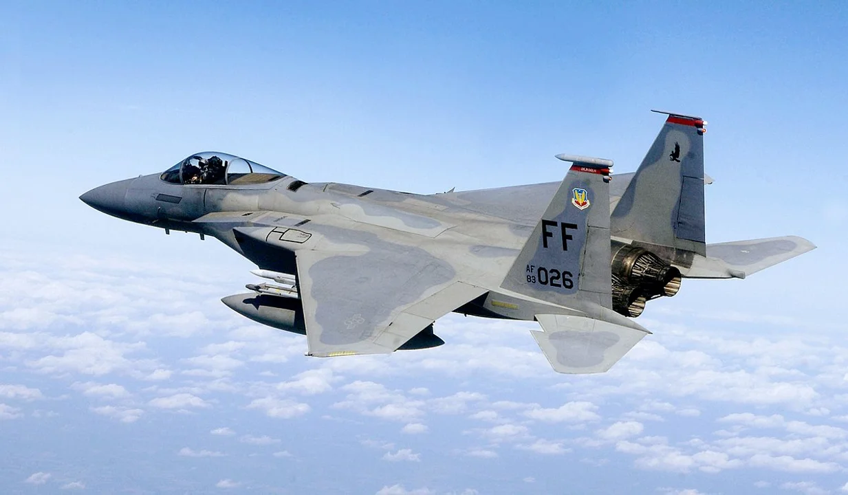 caza F15