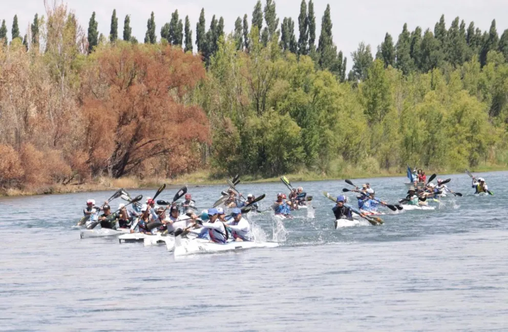 Regata Internacional del Río Negro